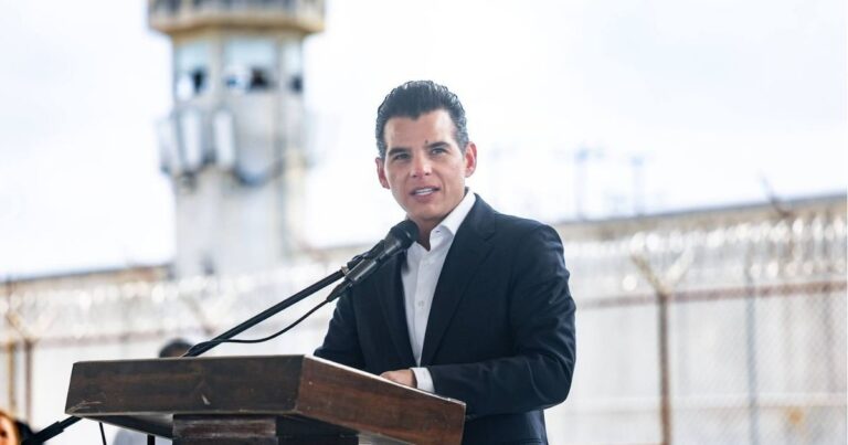 Nuevo León celebra 42 matrimonios dentro del CERESO 1 Norte de Apodaca en acto de reinserción social