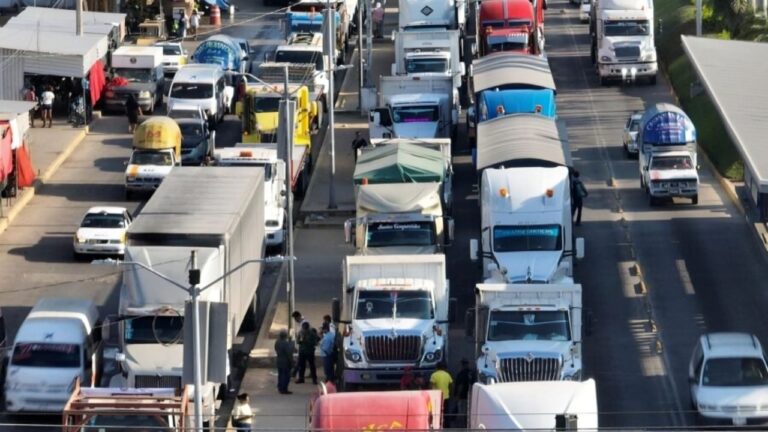 Transportistas de AMOTAC se comprometen a no bloquear carreteras el 24 de junio tras acuerdo con Segob