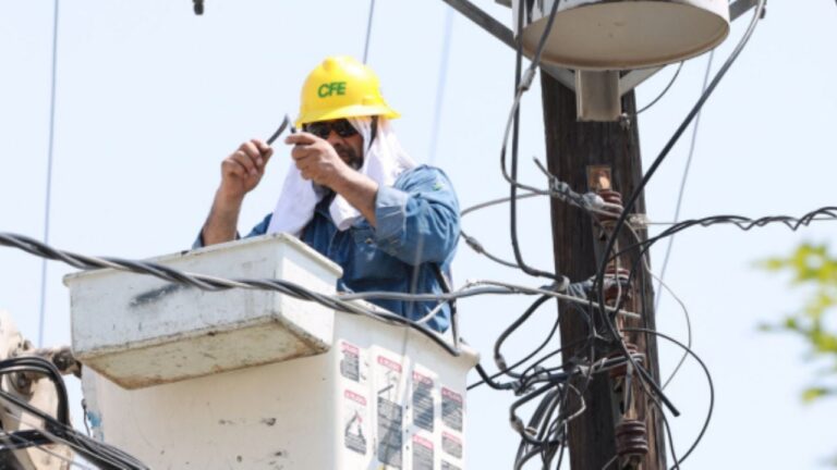 CFE avanza en reparación de la red eléctrica en Nuevo León tras lluvias intensas y vientos fuertes
