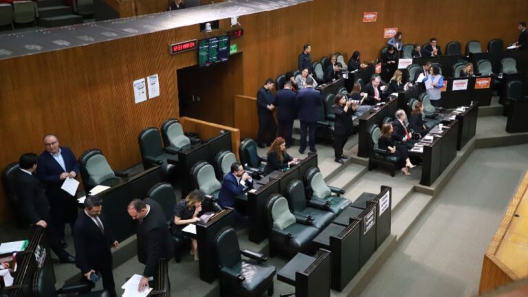 Morena se niega a participar en sesión del Congreso de Nuevo León y acusa simulación legislativa