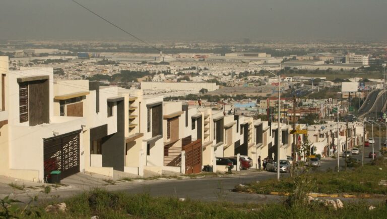Municipios del Área Metropolitana de Monterrey defienden sus programas de agilización de permisos urbanos