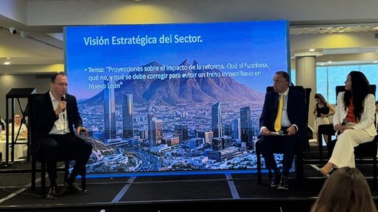 Desarrolladores de Nuevo León exigen agilizar permisos de construcción ante retrasos de hasta tres años