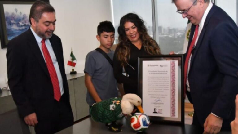 Pato Merlín obtiene constancia de registro de marca ante el IMPI por instrucción de Sheinbaum
