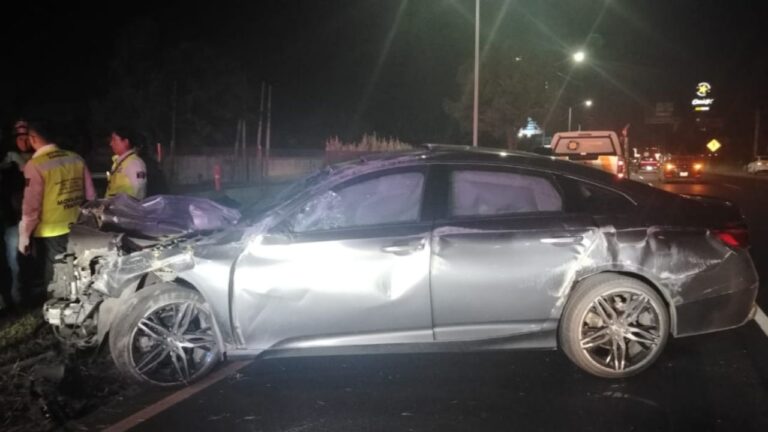 Adolescente de 16 años choca su Honda Accord contra tráiler en Carretera Nacional de Monterrey Adolescente de 16 años choca su Honda Accord contra tráiler en Carretera Nacional de Monterrey