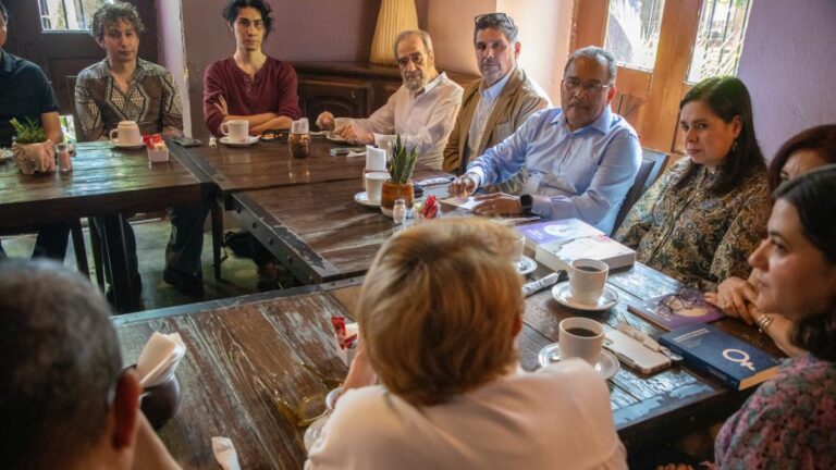 Andrés Mijes convoca a artistas y promotores para replantear la política cultural en Nuevo León