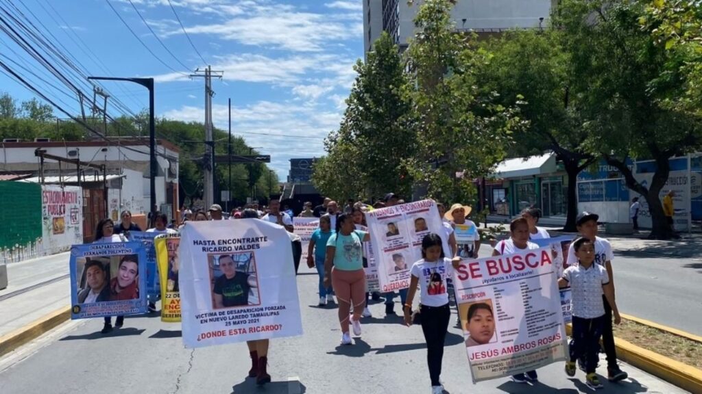 Más de 7,500 personas siguen desaparecidas en Nuevo León Familiares de personas desaparecidas en Nuevo León durante búsqueda y protesta por la crisis humanitaria