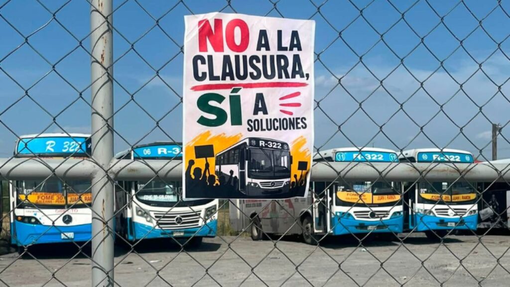 Ruta 322 suspende servicio en San Nicolás; Ruta 117 la sustituye Autobús de transporte público de la Ruta 322 en San Nicolás de los Garza que suspendió operaciones indefinidamente