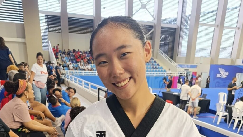 Cecilia Lee gana plata en taekwondo y abre medallero de Nuevo León Cecilia Lee durante su rutina de poomsae en los Juegos Centroamericanos y del Caribe Santo Domingo 2026