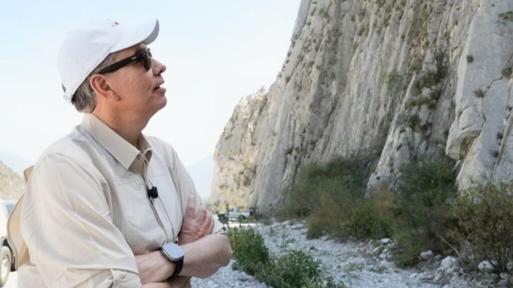 Waldo Fernández acusa abandono de La Huasteca por el gobierno estatal Waldo Fernández durante recorrido en La Huasteca, Santa Catarina
