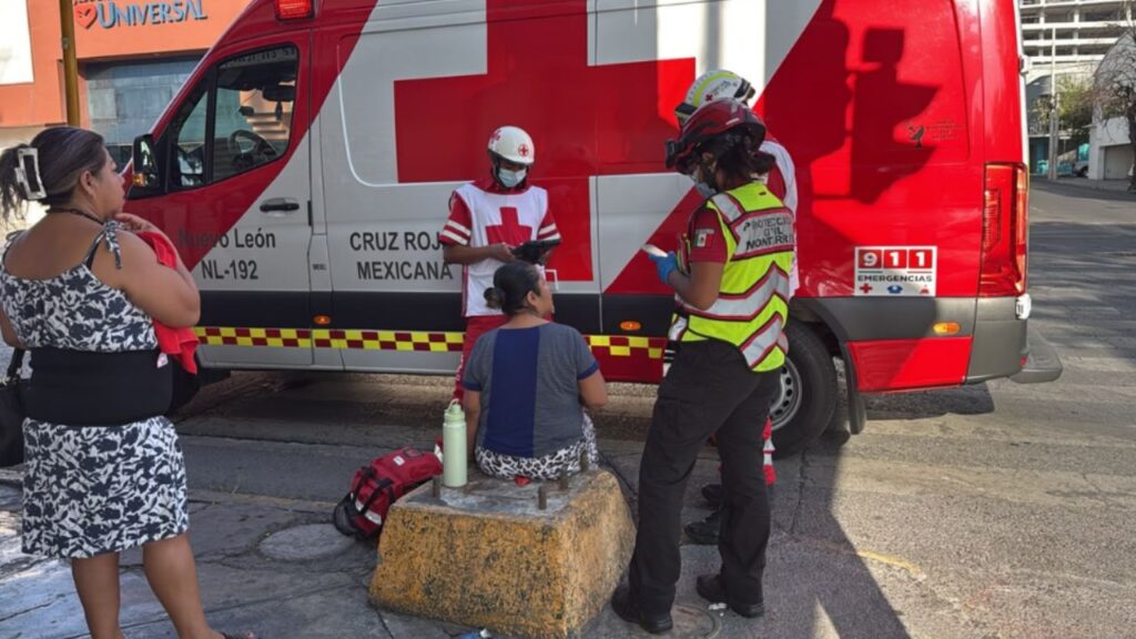 Atropellan a mujer en el Centro de Monterrey; rechaza traslado Zona del atropellamiento en el cruce de Pino Suárez y Ruperto Martínez en el Centro de Monterrey