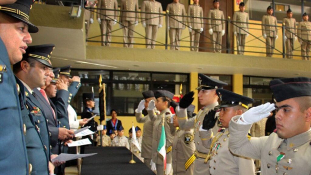 Fachada de la Academia Militarizada Ignacio Zaragoza en Puebla que será cerrada por la SEP