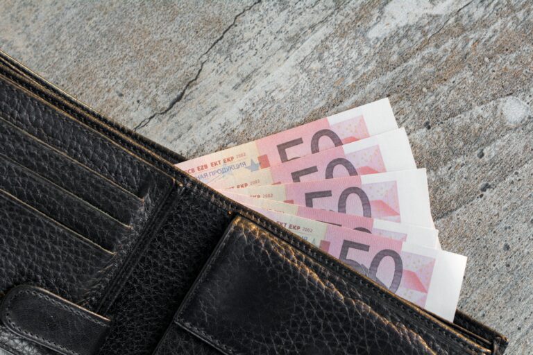 Salarios en Nuevo León crecen al ritmo más bajo del año, aunque siguen por encima del promedio nacional
