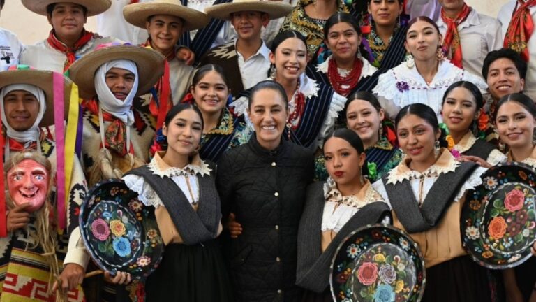 Sheinbaum felicita a Estados Unidos por 250 años de independencia desde Michoacán Sheinbaum felicita a Estados Unidos por 250 años de independencia desde Michoacán
