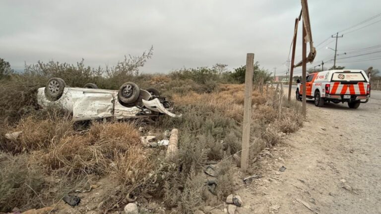 Cuatro personas resultan lesionadas tras volcadura en Escobedo, Nuevo León