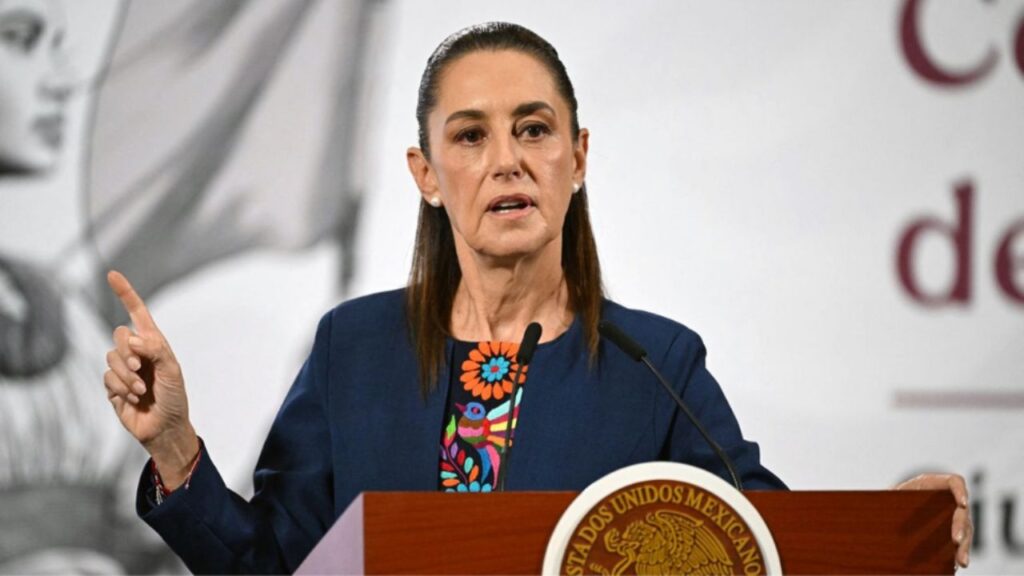 Claudia Sheinbaum en conferencia matutina anunciando reforma sobre doble nacionalidad