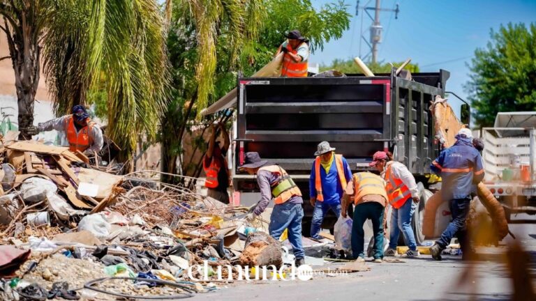 Juárez retira 35 toneladas de basura frente a primaria